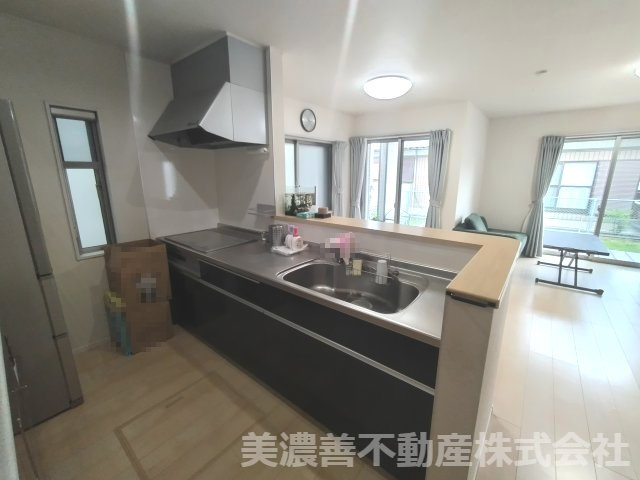 ６７３０２　大垣市新長松2丁目中古戸建てのキッチン