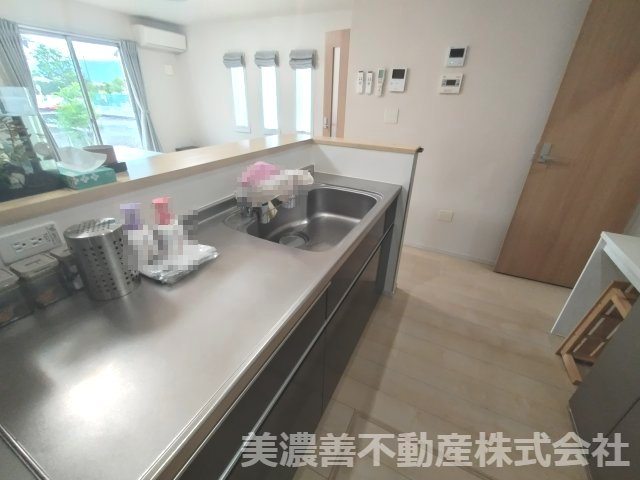６７３０２　大垣市新長松2丁目中古戸建てのキッチン