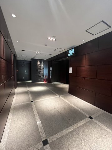 おおきに東心斎橋ビルのロビー
