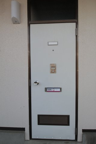 メゾンカトレアの玄関|明るい玄関です