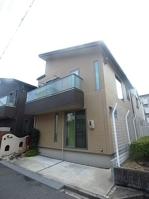 浜甲子園2丁目戸建貸家の外観