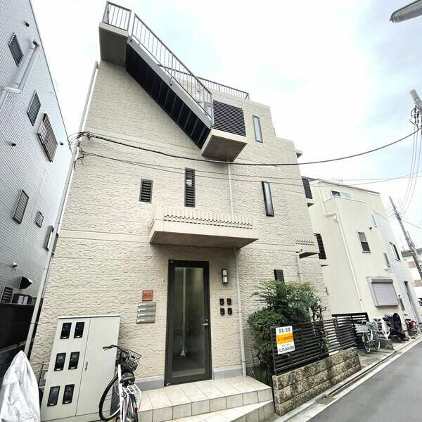 城山のエントランス