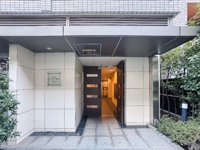 Ｔ．Ｐ．Ｃレジデンス府中のエントランス