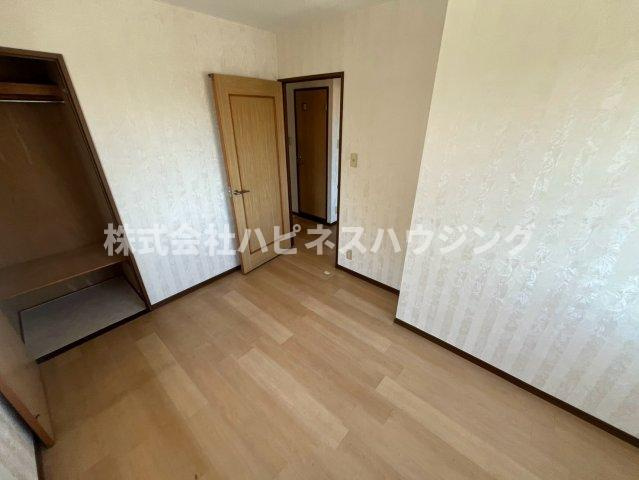 INSURANCE(インシュランス)BLDG.(ビルディング)ⅩⅢ(サーティーン)河原塚の洋室|角の洋室5帖※エアコン付けられません