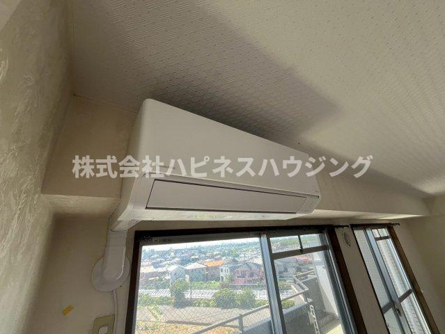 INSURANCE(インシュランス)BLDG.(ビルディング)ⅩⅢ(サーティーン)河原塚の居間・リビング