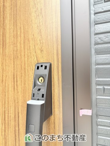 LiveleGarden.S宇都宮市鶴田町第24の設備|玄関キーは上下２箇所のダブルロックキーと防犯性の高い電池錠で安全に配慮してます。