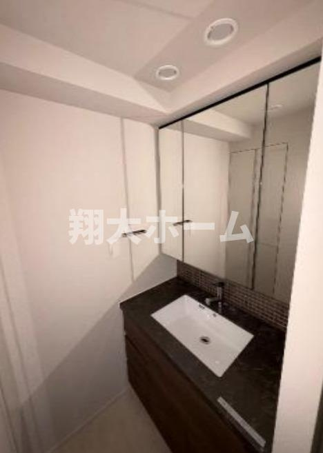ルジェンテ早稲田の独立洗面台