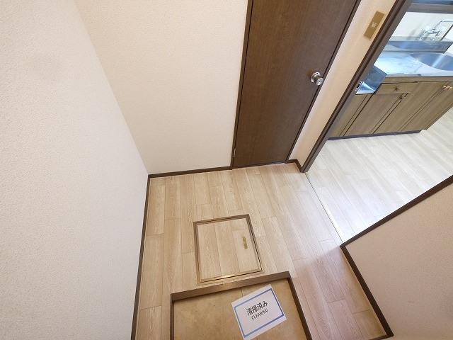 ハイツ萩の玄関