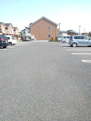 【駐車場】 | エレガント　Ⅱ