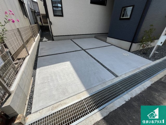 加古川市平岡町高畑　第12期　新築一戸建ての駐車場|駐車スペース！散水栓があるので、こまめに愛車を洗えます！