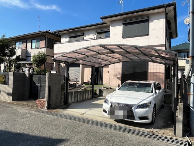 神戸市西区宮下1丁目の外観|【現地外観】
前面道路の幅員は約6.0m。車の運転が苦手な方でもゆとりをもって通行できます。アスファルト舗装済みで高低差もなく、スムーズに出入庫が可能です。