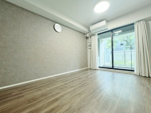 プラウドシティ小竹向原フロントコートの洋室|南向きの明るき快適なお部屋です
1階住戸につき階下に配慮なく生活ができます♪