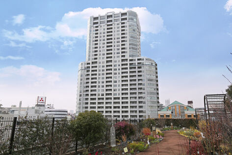 ラグナタワーの外観|平成１７年築・２４時間有人管理のタワーマンション、ラグナタワーは即日現地案内可能となっておりますので、お気軽にお問い合わせください！