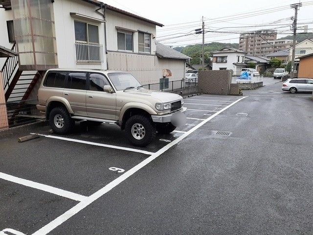 グラン・アベニ－ルの駐車場