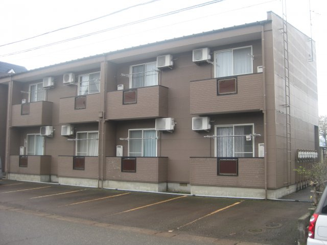 ラーバンハイツ高田の外観