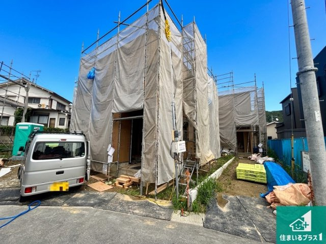●12(土)13(日)現地案内可能！　生駒郡平群町吉新　全3邸の外観|建築中ですが現地を見ると分かる事もございますので、ぜひ一度現地をご覧ください。