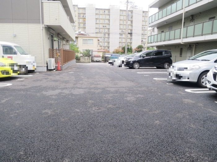 ルーエ　Ｂの駐車場