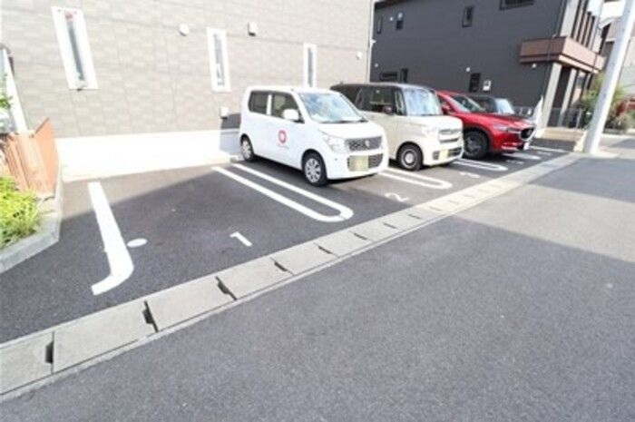 ルーチェの駐車場
