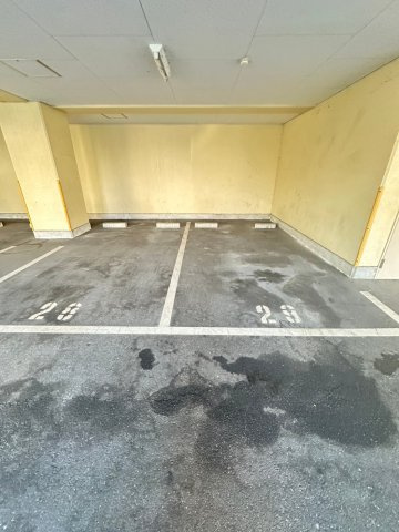 フォーロハーモネートの駐車場