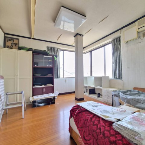 高崎市新町493-9の洋室