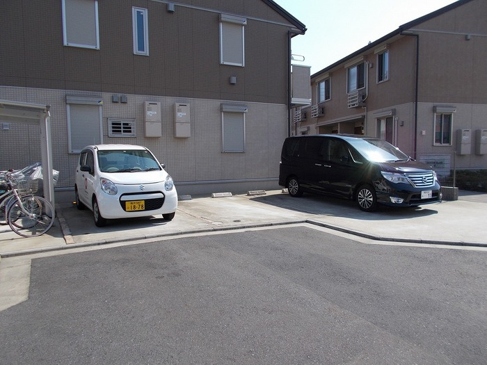 ロイヤルクレスト Ⅲの駐車場|駐車場