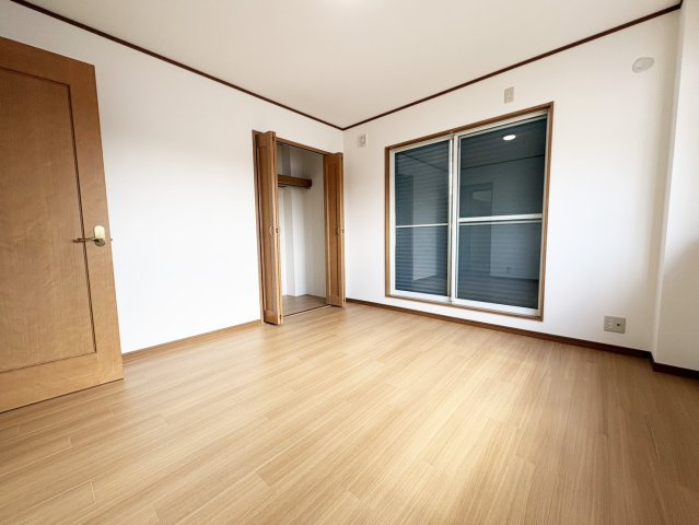 高槻市辻子三丁目戸建の洋室
