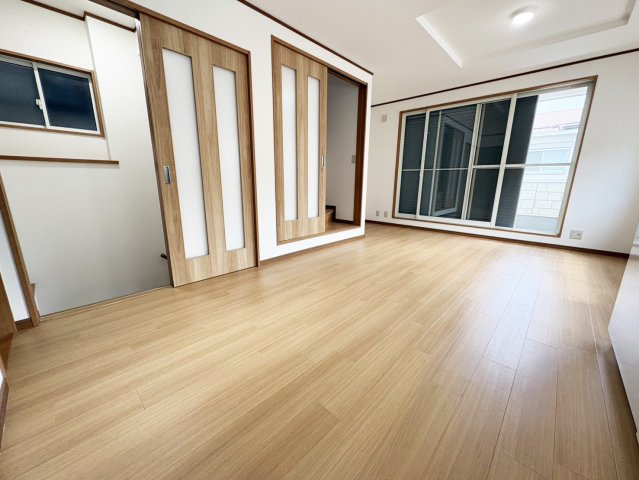 高槻市辻子三丁目戸建の居間・リビング