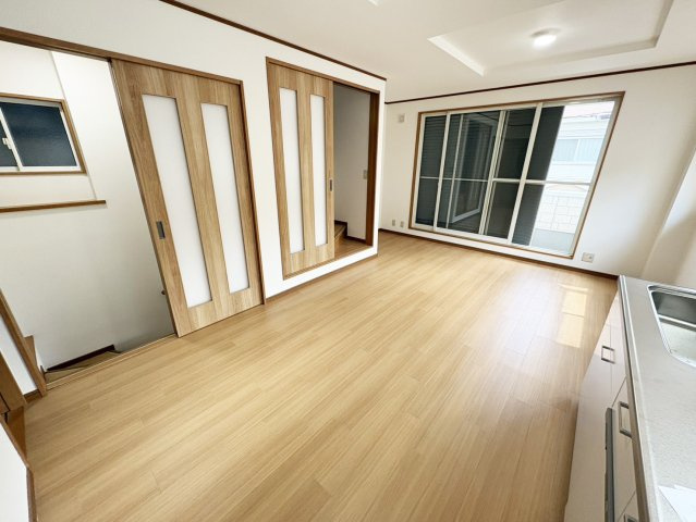 高槻市辻子三丁目戸建の居間・リビング