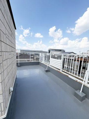 高槻市辻子三丁目戸建のバルコニー