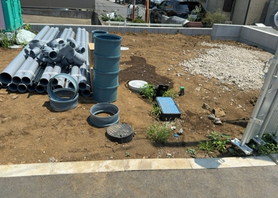 【設備】 | 金森新築戸建 | 敷地内には、散水栓や立水栓があります。水道水を直接利用できるため、水を運ぶ手間を省くことが出来ます。大量の水を必要とする洗車作業や清掃などに役立ちます。その他設備とあわせて、現地でご確認ください。