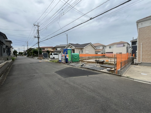 【新築】川越市川鶴２丁目平屋新築住宅の前面道路含む現地写真