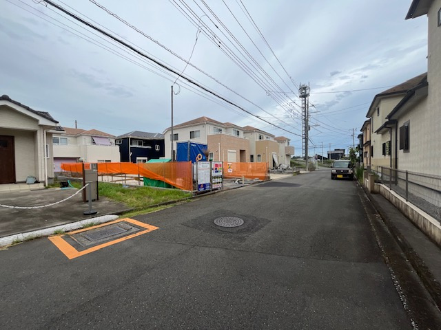 【新築】川越市川鶴２丁目平屋新築住宅の前面道路含む現地写真
