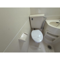コンパクトで使いやすいトイレです