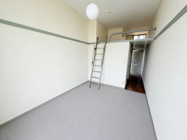 内装は落ち着いています