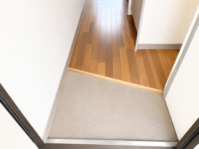 収納もある玄関です