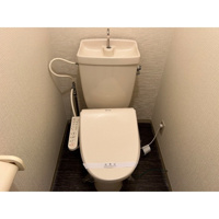 コンパクトで使いやすいトイレです