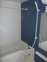 落ち着いた色調のトイレです