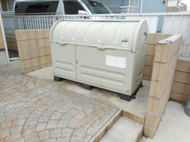 敷地内ごみ置き場
