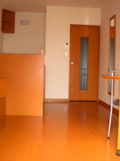 落ち着いて過ごせるお部屋なので、寝室にいかがでしょうか