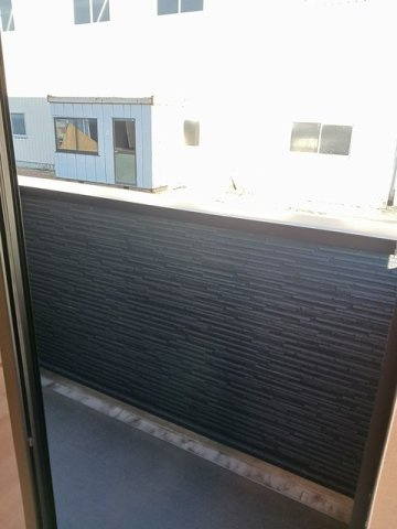 お洗濯にも便利なバルコニー付き