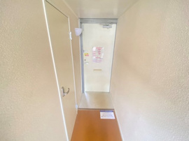 明るい玄関です