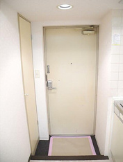 玄関にはシューズBOXもあります