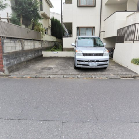 カワグチマンションの駐車場