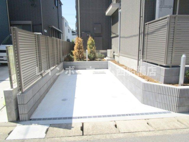 D-assembleの駐車場