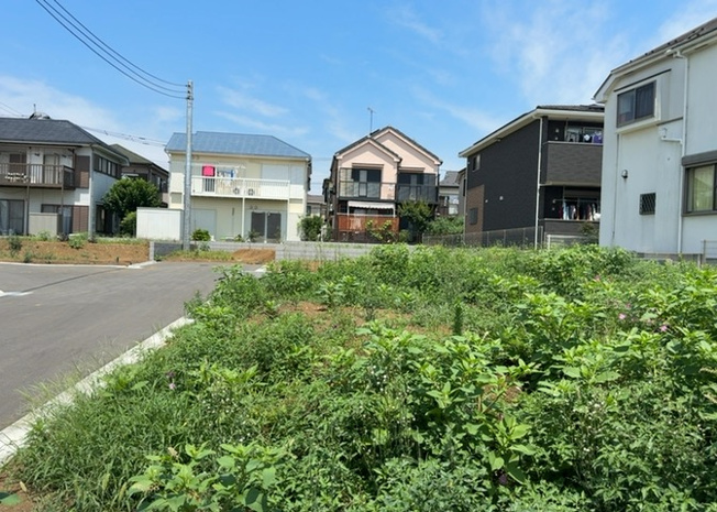 【展望】 | 金森新築戸建 | 桜や紅葉の名所に出かける人は多いと思いますが、家にいながら季節の移ろいを感じる生活を送りませんか？リビングや窓から見える景色が生活を彩るワンポイントに！現地から見える景色を堪能してみては如何でしょう。