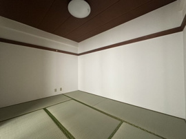 内装は落ち着いています