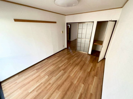 スタンダードな洋室です