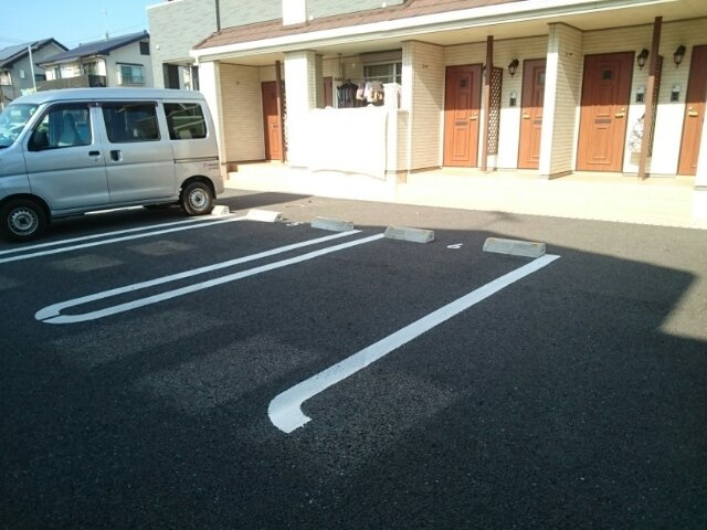駐車場があるので、車を買う予定の方も安心です