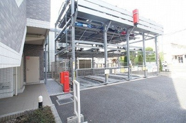 駐車場があるので、車を買う予定の方も安心です