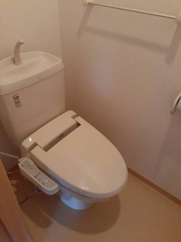 コンパクトで使いやすいトイレです